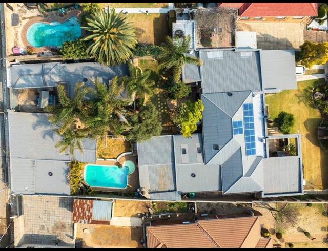 5 BEDROOM HOUSE FOR SALE IN THE HILL